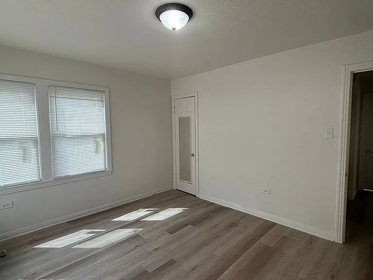 4302 Memorial Dr — Photo 4