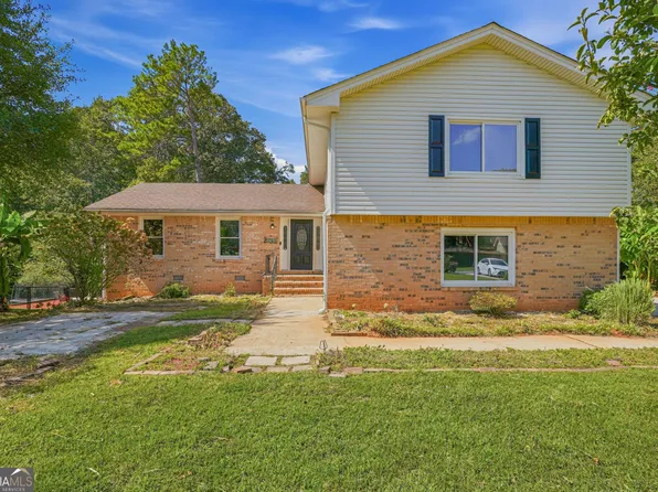 5265 Corinth Cir, Stone Mountain, GA 30087