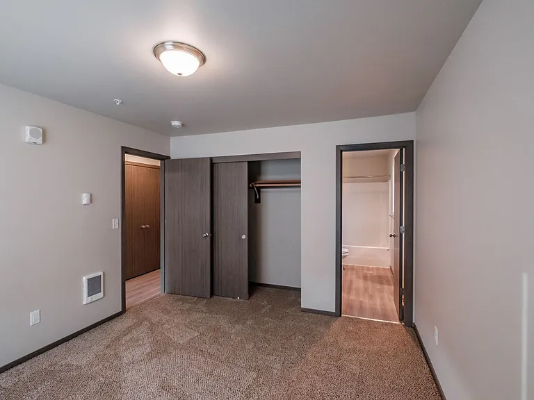 Cherry Glen Apartments — Photo 40