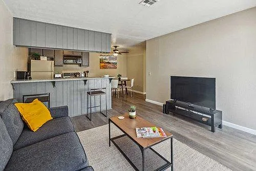 Ridgecrest Landing Apartment Homes — Photo 4