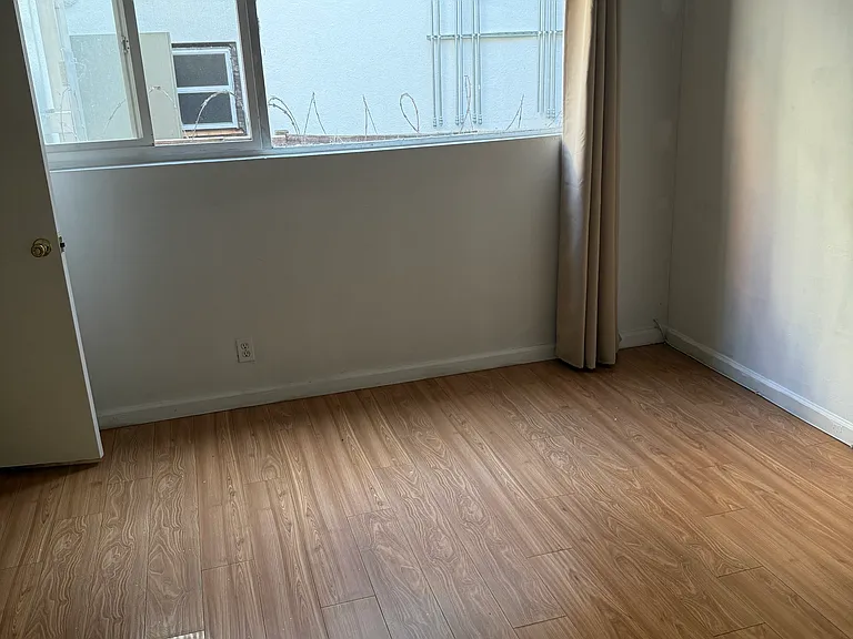 655 N Lucerne Blvd #4 — Photo 8
