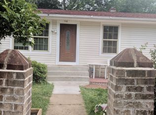 183 Cabbel Dr, Manassas Park, VA 20111