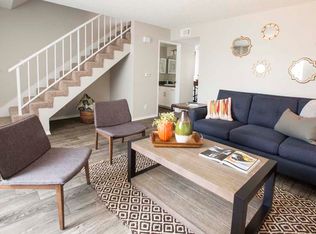 18641 Saticoy St APT 1, Reseda, CA 91335