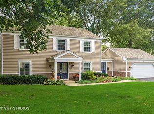 4 Pine Valley Rd, Rolling Meadows, IL 60008