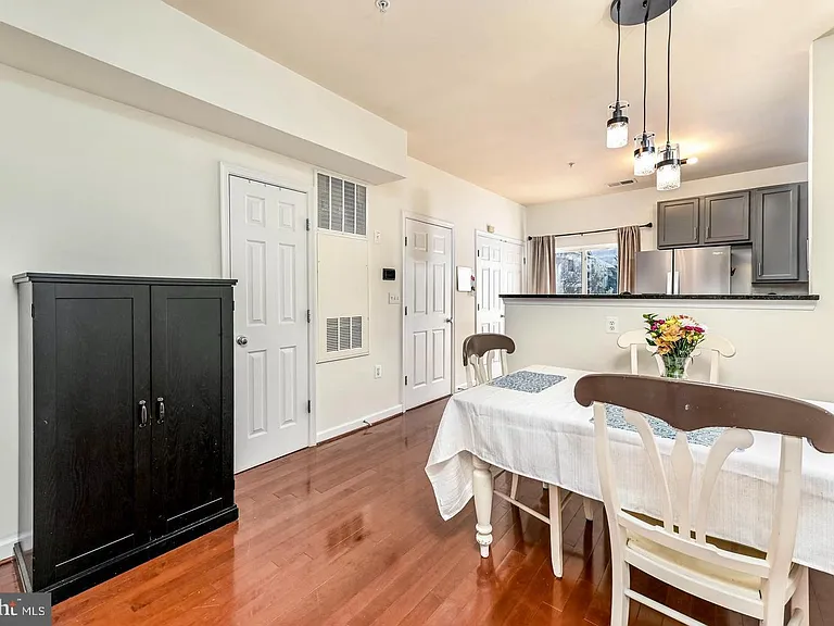 42526 Mayflower Ter — Photo 4
