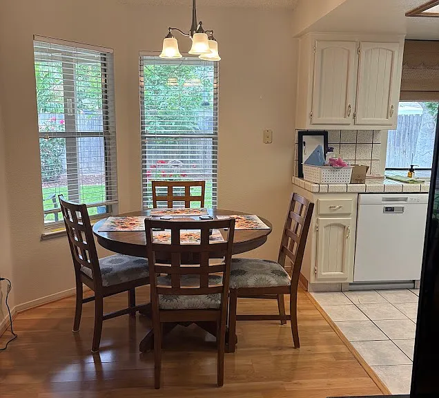 4062 Glendale Ct — Photo 5