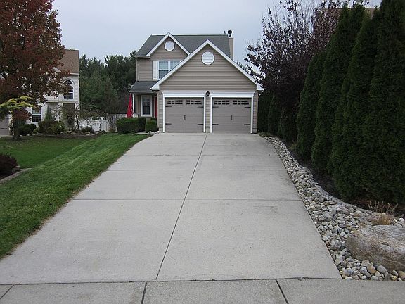 Street view  of house 