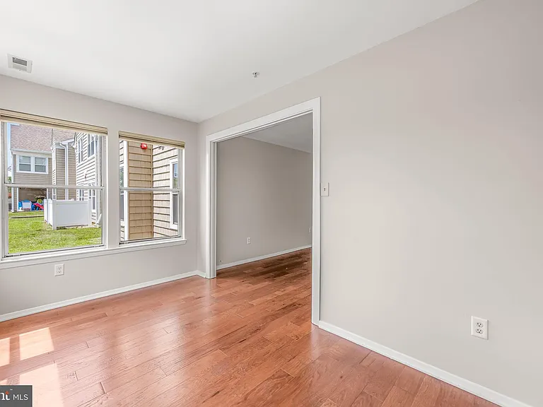 7648 Stony Creek Ln — Photo 10