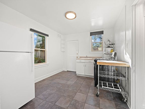 2nd image of 1816 Carleton St APT F