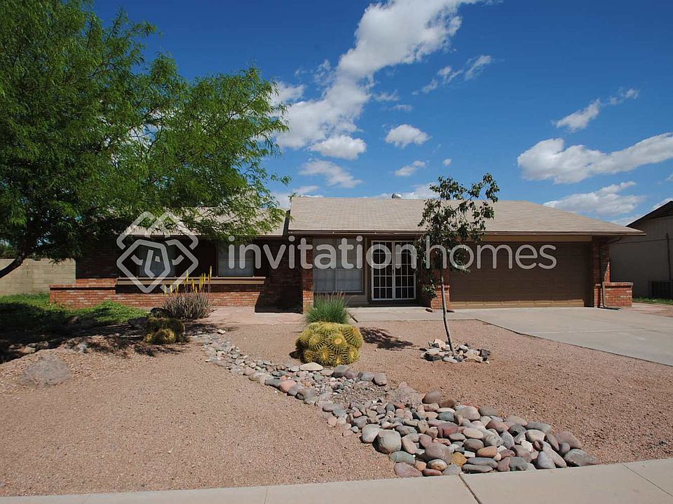 1st image of 217 S 132nd St