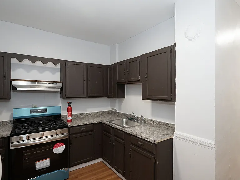 79 2nd Ave #1 — Photo 2