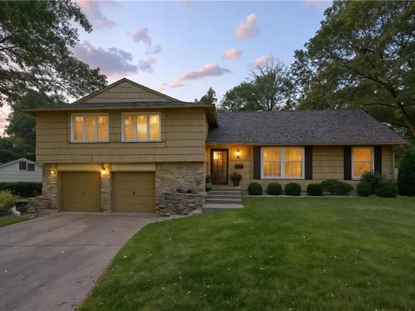 11208 Walnut St, Kansas City, MO 64114