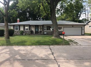 504 10th Ave, Hampton, IL 61256
