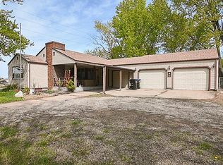 4630 SW 9th St, Topeka, KS 66606