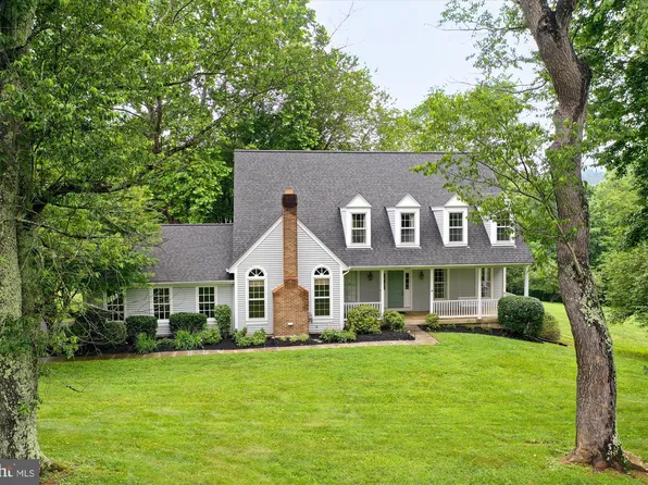 22217 Creekview Dr, Gaithersburg, MD 20882