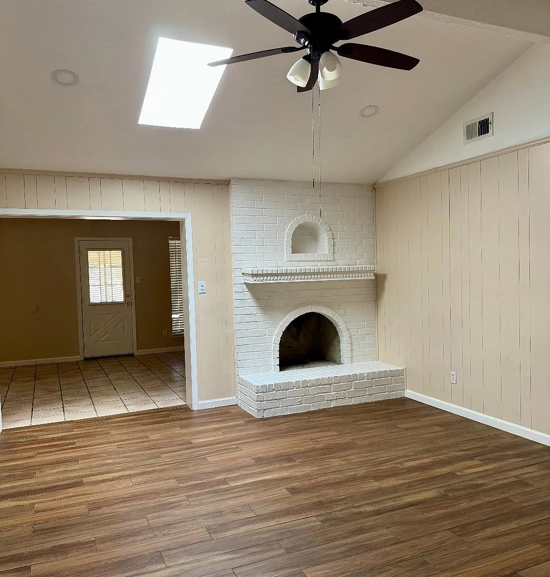 3 bed, 1850 sqft, $2,150 — Photo 3