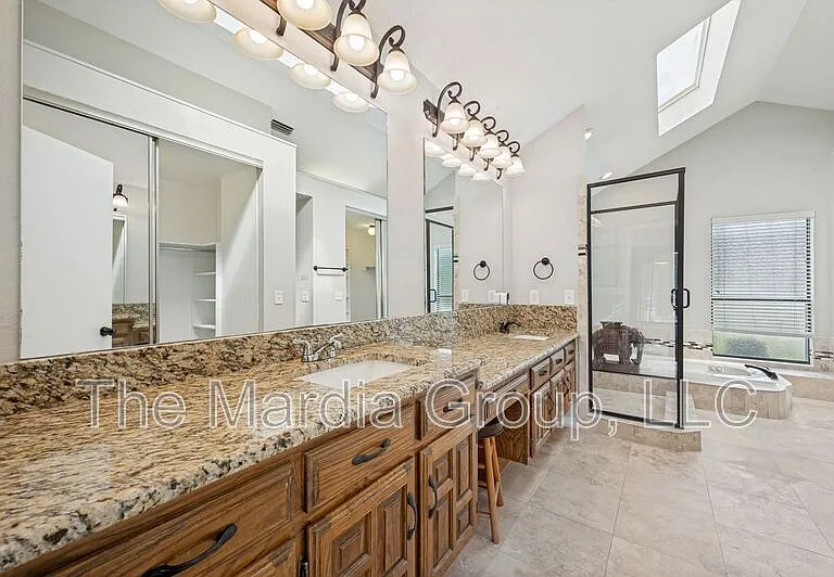 2702 Lookout Pl — Photo 20
