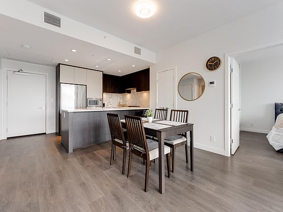 5th image of 567 Clarke Rd #2603