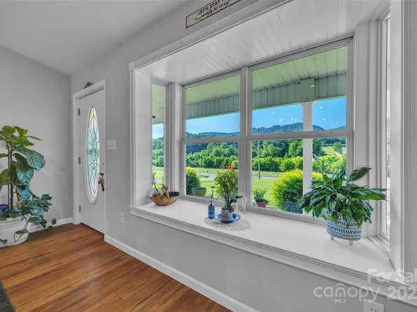 5158 Jenkins Rd, Morganton, NC 28655