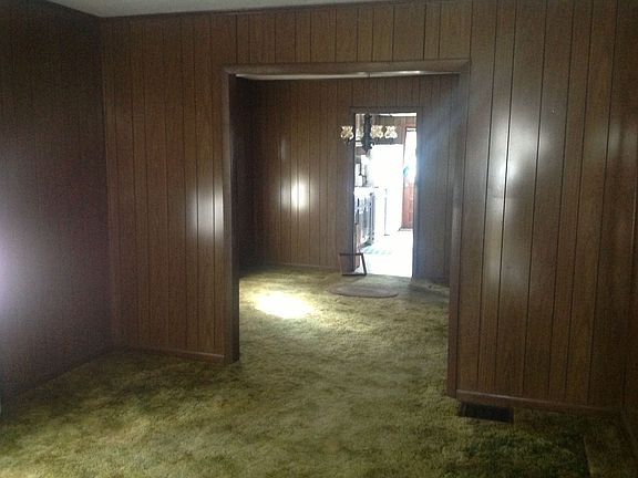 Carpet Removed/Hardwood In