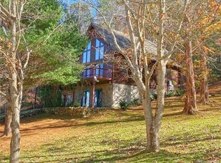 601 Indian Camp Creek Rd, Hot Springs, NC 28743