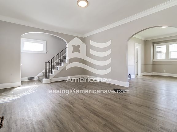 635264_002_living_room_3.jpg