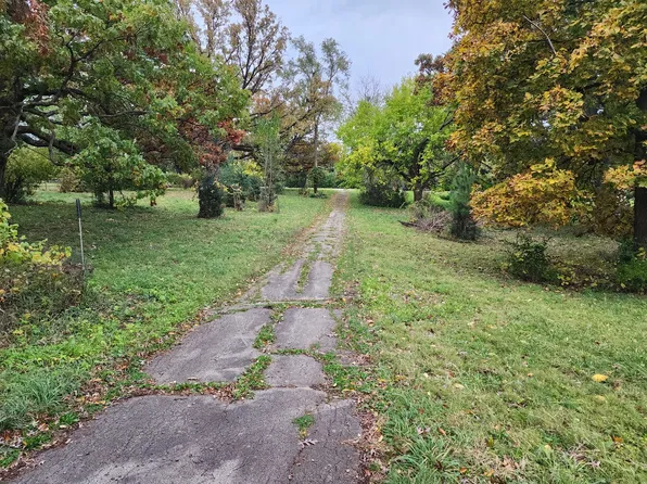 31W184 Wolsfeld Rd, Elgin, IL 60120