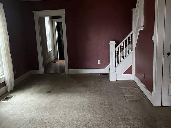 3rd image of 39 N Pine St