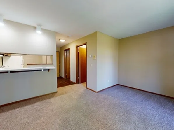 302 Grand Canyon Dr, Madison, WI