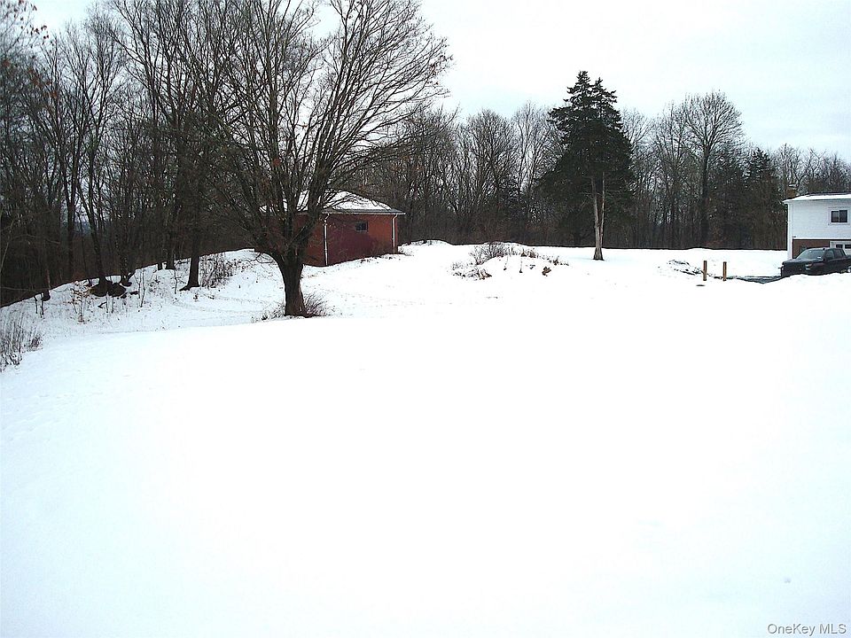 2nd image of 216 Hobbs Ln