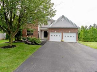 14 Callaway Cir, Albany, NY 12211