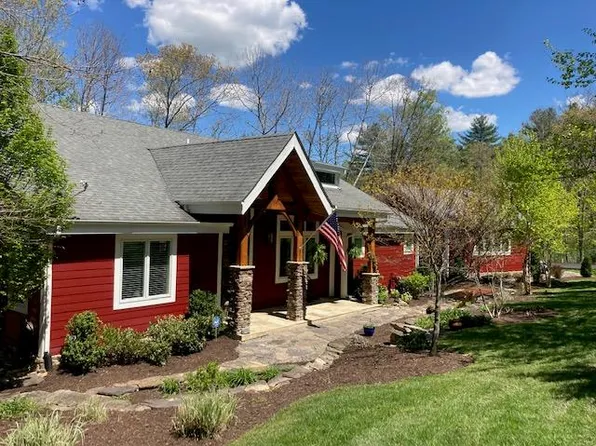 137 Blackmore Ln, Daniels, WV 25832