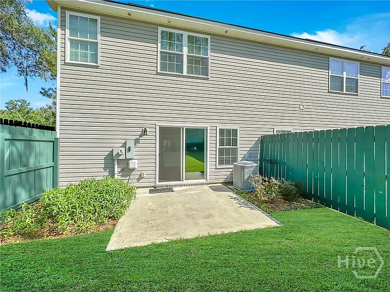 100 Regis Way — Photo 23