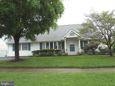91 Cardinal Rd, Levittown, PA, 19057