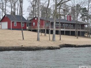 206 Mizar Rd, Guntersville, AL 35976