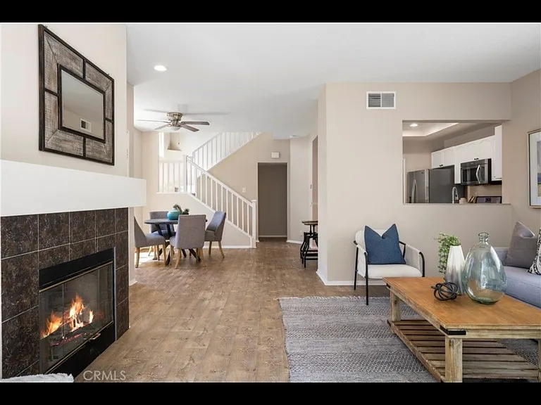 811 N Siavohn Dr — Photo 2