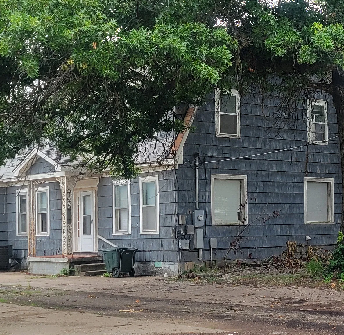 5 bed, 2216 sqft, $1,500 — Photo 2