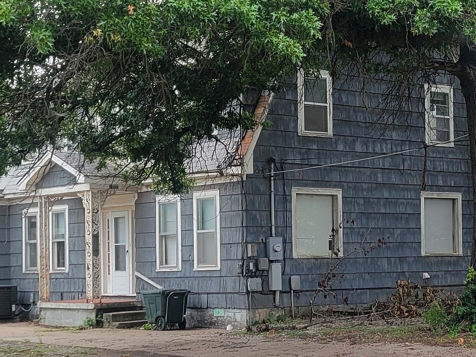 2nd image of 1900 S Pine St