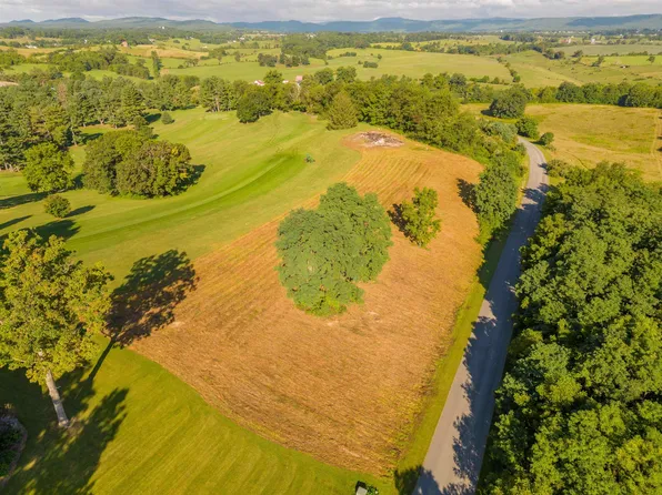 4322 Country Club Dr, Pulaski, VA 24301