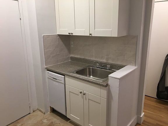 4th image of 1737 Lexington Ave APT 4