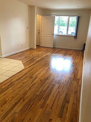 3rd image of 2335 Stuart St Floor 1