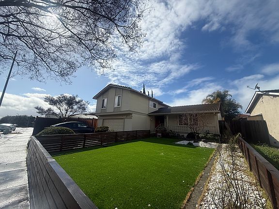 3rd image of 679 Salt Lake Dr