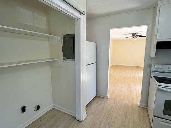 5th image of 4873 Valley Dale Ct #A