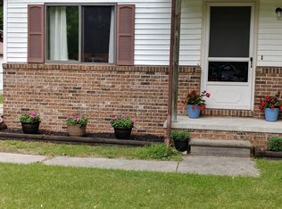 9109 Island Dr, Clay, MI