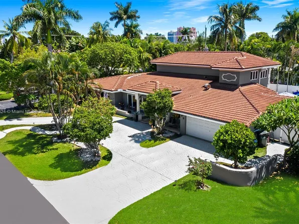 2740 NE 30th St, Fort Lauderdale, FL 33306