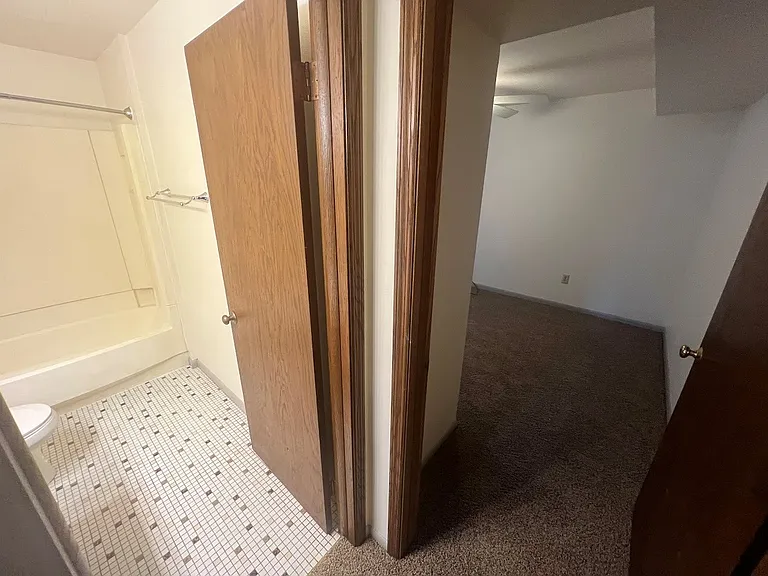 129 N Main St — Photo 15