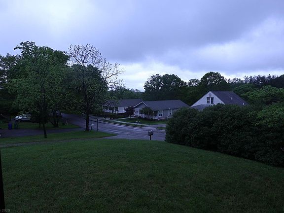 2nd image of 518 Sunrise Dr