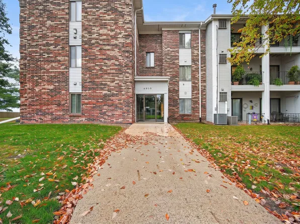 4805 86th St APT 34, Urbandale, IA 50322