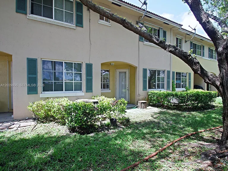 1904 SW 60th Ave — Photo 27