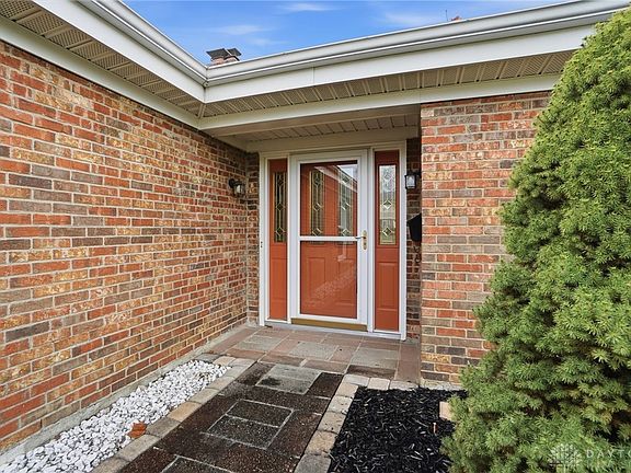 3rd image of 1923 Centerbrook Ct